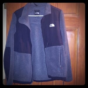 Northface sweater in good condition